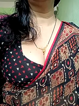 Snapshot of Rosy-B chatting on February 2025 10:20:02 AM Rosy-B online show from February 2025 10:20:02 AM