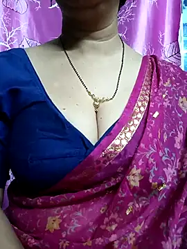 Snapshot of Rosy-B chatting on March 2025 12:39:02 AM Rosy-B online show from March 2025 12:39:02 AM