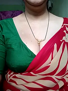 Snapshot of Rosy-B chatting on March 2025 12:48:02 AM Rosy-B online show from March 2025 12:48:02 AM