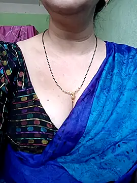 Snapshot of Rosy-B chatting on March 2025 09:55:01 AM Rosy-B online show from March 2025 09:55:01 AM