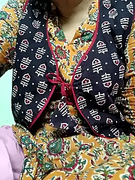 Snapshot of Rosy-B chatting on September 2025 05:29:02 PM Rosy-B online show from September 2025 05:29:02 PM