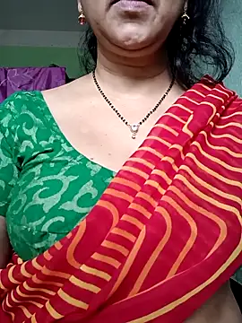 Snapshot of Rosy-B chatting on October 2025 09:33:01 AM Rosy-B online show from October 2025 09:33:01 AM