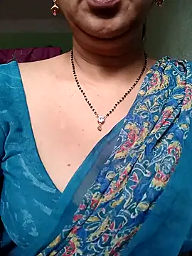 Snapshot of Rosy-B chatting on November 2025 12:24:01 AM Rosy-B online show from November 2025 12:24:01 AM