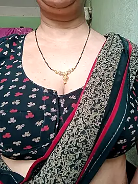 Rosy-B online show from April 2026 01:42:02 AM