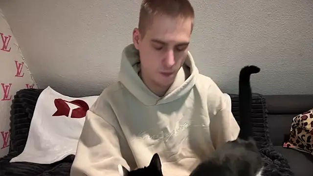 Snapshot of Cookieboy88 chatting on January 2025 07:53:01 PM Cookieboy88 online show from January 2025 07:53:01 PM