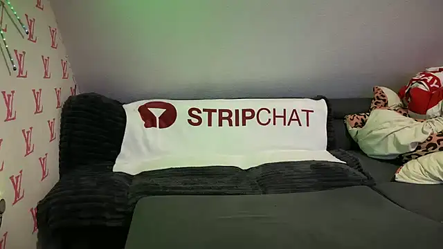 Snapshot of Cookieboy88 chatting on January 2025 07:18:01 PM Cookieboy88 online show from January 2025 07:18:01 PM