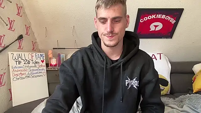 Cookieboy88 online show from May 2026 04:13:01 PM