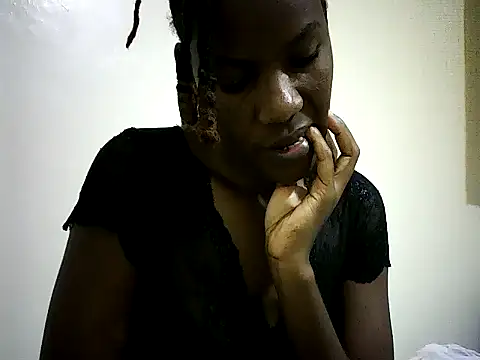 Snapshot of Pierra77 chatting on October 2025 09:39:01 AM Pierra77 online show from October 2025 09:39:01 AM