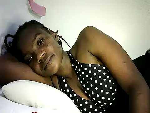 Snapshot of Pierra77 chatting on October 2025 09:42:02 PM Pierra77 online show from October 2025 09:42:02 PM