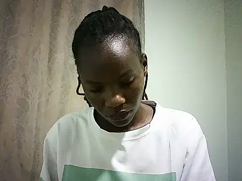 Snapshot of Pierra77 chatting on November 2025 09:10:01 AM Pierra77 online show from November 2025 09:10:01 AM