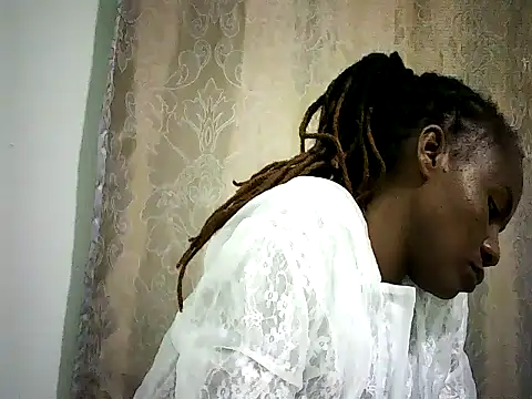 Snapshot of Pierra77 chatting on November 2025 12:27:01 PM Pierra77 online show from November 2025 12:27:01 PM