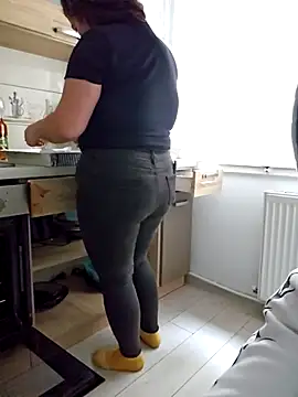 Aian09 online show from September 2025 11:37:02 AM