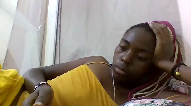 Snapshot of Ebony_maffin chatting on December 2024 04:16:02 PM Ebony maffin online show from December 2024 04:16:02 PM