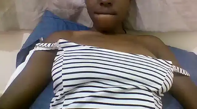 Snapshot of Ebony_maffin chatting on February 2025 01:48:02 PM Ebony maffin online show from February 2025 01:48:02 PM