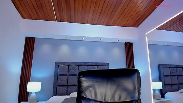 Emmaa Robertss online show from December 2024 05:15:01 PM