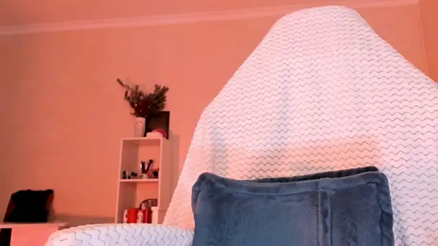 Britney Ross online show from March 2026 03:01:01 AM