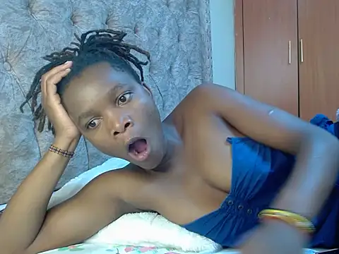 Snapshot of Naughty_Girl17 chatting on February 2025 05:18:02 AM Naughty Girl17 online show from February 2025 05:18:02 AM