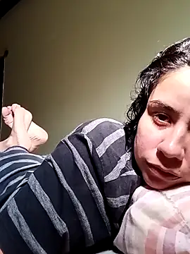 Michellluxo online show from February 2026 08:02:01 PM