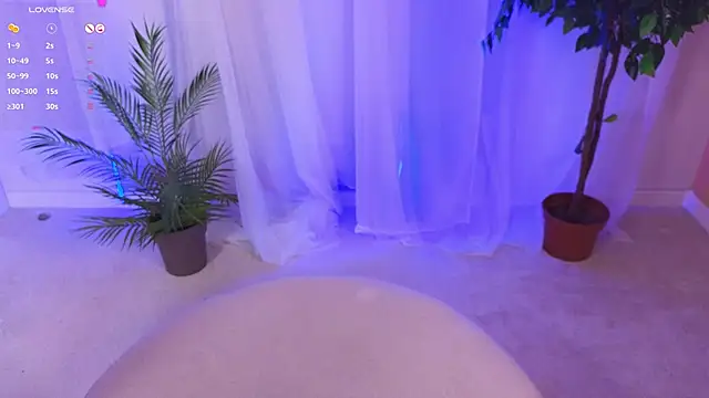 Snapshot of Mia_Cheers chatting on January 2025 04:37:01 PM Mia Cheers online show from January 2025 04:37:01 PM