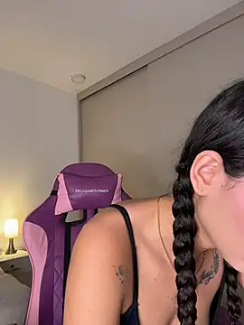 Hips hannah online show from October 2025 06:41:02 PM