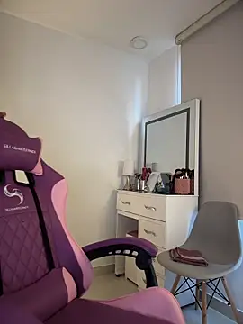 Hips hannah online show from November 2025 08:51:01 PM