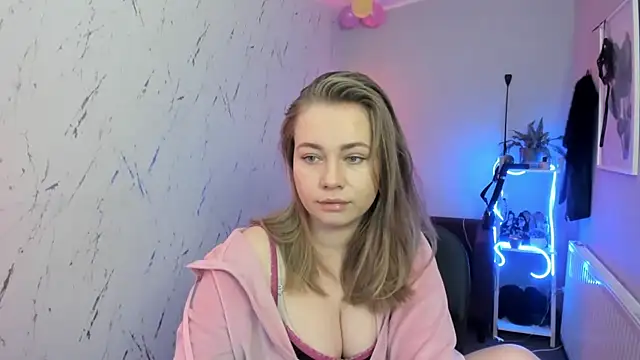 holly xglam online show from February 2026 08:35:01 PM