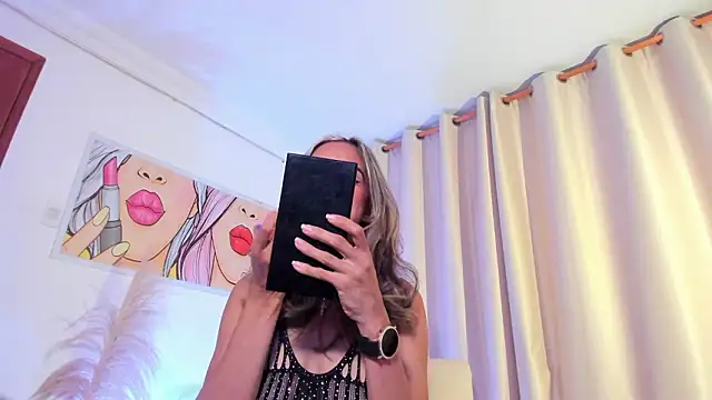 SkiinnyAna online show from February 2026 07:40:01 PM