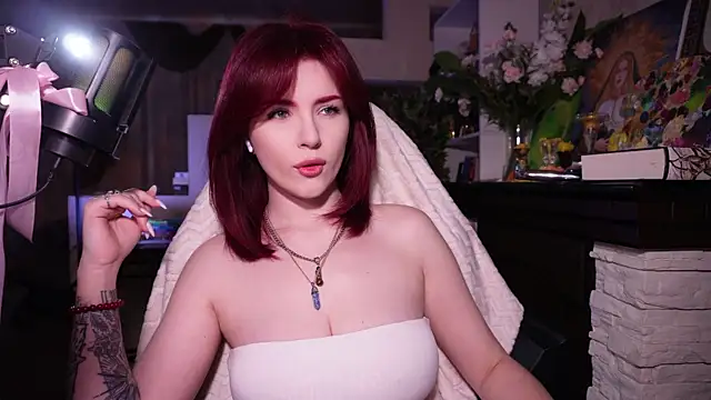 Chriss Fox online show from November 2025 03:34:01 PM