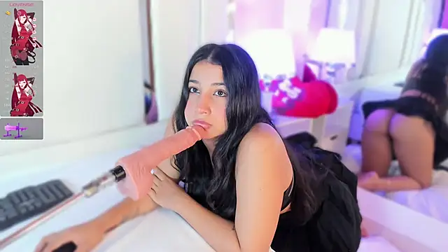 Snapshot of Miliaangeles chatting on October 2025 12:16:01 PM Miliaangeles online show from October 2025 12:16:01 PM