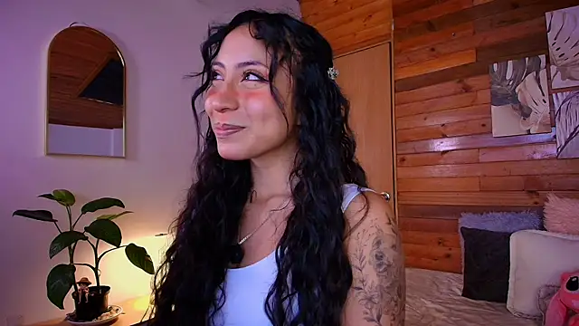 amber curly online show from July 2026 03:20:01 PM