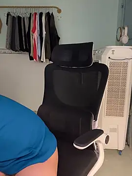 Snapshot of MinhTuanLive chatting on March 2025 03:50:02 PM MinhTuanLive online show from March 2025 03:50:02 PM