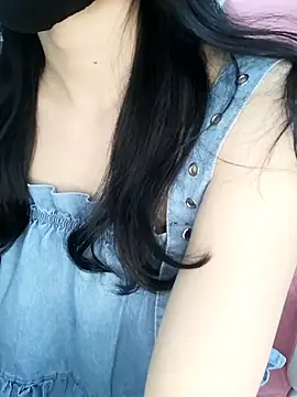 Snapshot of _Linez_ chatting on March 2025 06:32:01 PM  Linez  online show from March 2025 06:32:01 PM