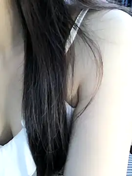 Snapshot of _Linez_ chatting on October 2025 05:23:02 PM  Linez  online show from October 2025 05:23:02 PM