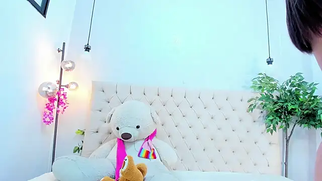 Victoria Coleman online show from December 2025 07:09:01 PM