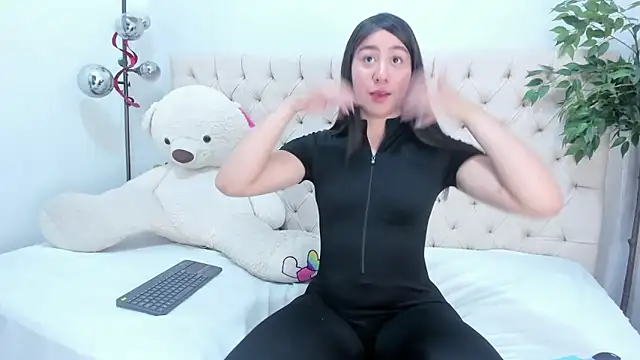 Victoria Coleman online show from April 2026 07:44:01 PM