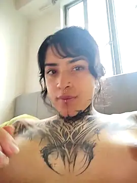 taaylor33 online show from November 2025 07:56:01 PM