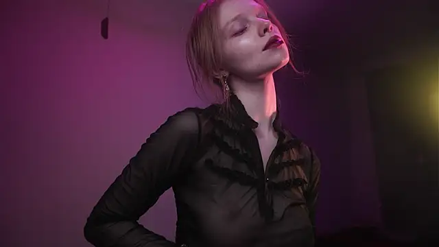 ginger hugs online show from November 2025 10:12:01 PM