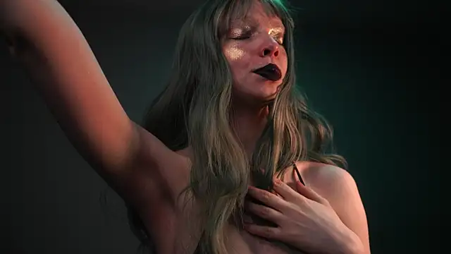 ginger hugs online show from April 2026 10:11:02 PM