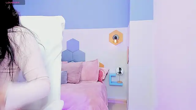 Chloe fischer  online show from October 2025 02:50:01 PM