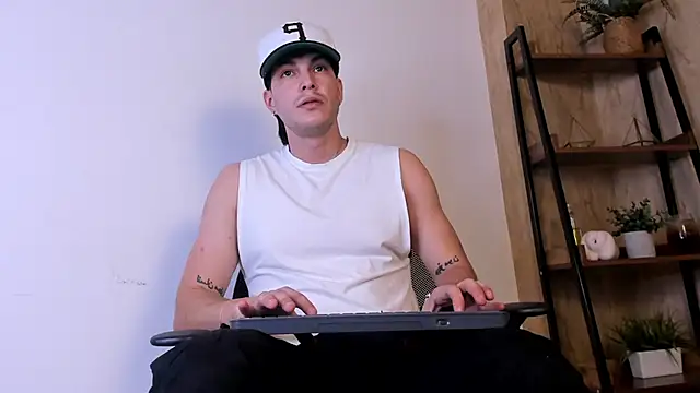 Karimferrer online show from February 2026 04:10:02 AM