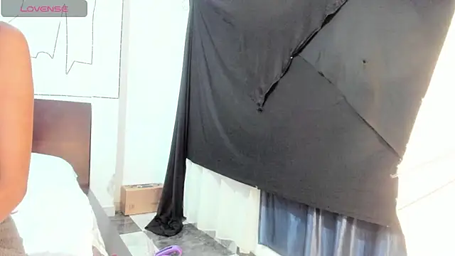 latinaStepmom online show from April 2026 01:42:02 AM