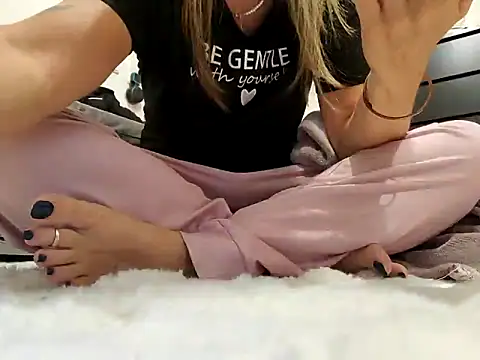 sweethotmilf888 online show from March 2025 08:16:01 PM