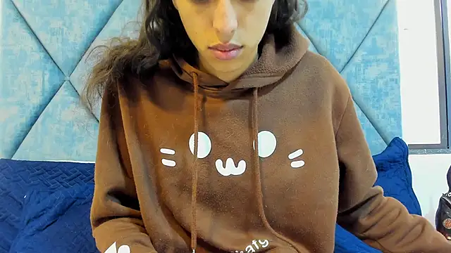 FreyaMoller online show from January 2026 01:13:01 PM