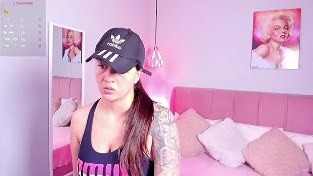 sophie alice  online show from October 2025 12:46:01 PM