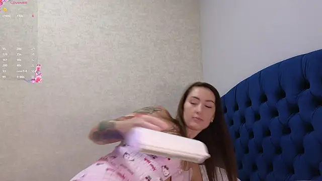 kimmie meow online show from October 2025 06:52:02 PM