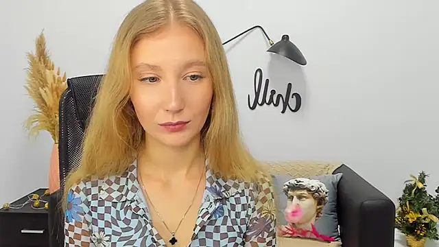 Snapshot of LolaWilsons chatting on January 2025 11:16:01 AM LolaWilsons online show from January 2025 11:16:01 AM