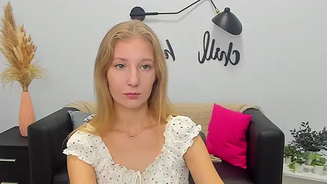 Snapshot of LolaWilsons chatting on September 2025 08:14:02 AM LolaWilsons online show from September 2025 08:14:02 AM