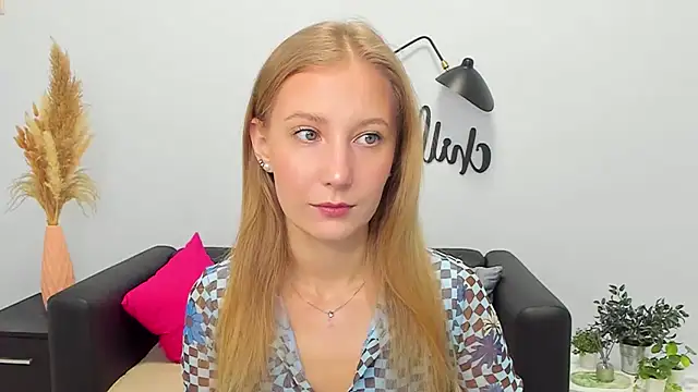 LolaWilsons online show from December 2025 07:28:01 AM