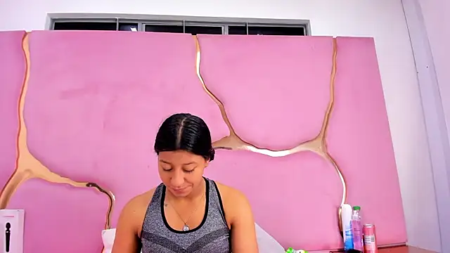 VaneLin18 online show from November 2025 08:52:01 PM