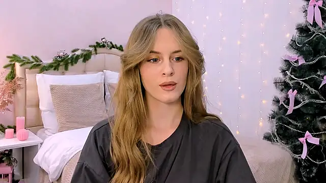 RozzitaBedberry online show from January 2025 08:11:01 PM